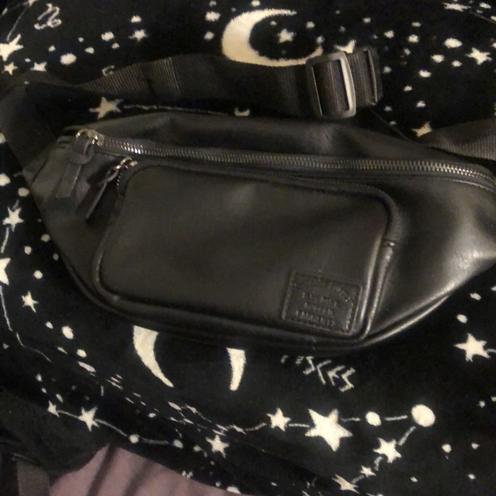 Black Fanny pack 2 zippers faux leather